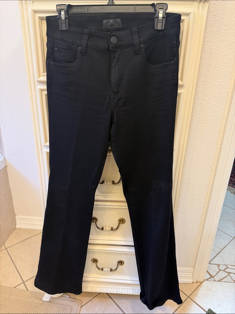 Women’s Black Mid Rise Stretch Jeans
